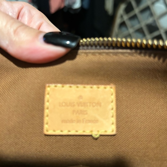 Authentic Louis Vuitton Odeon Crossbody - Picture 11 of 16